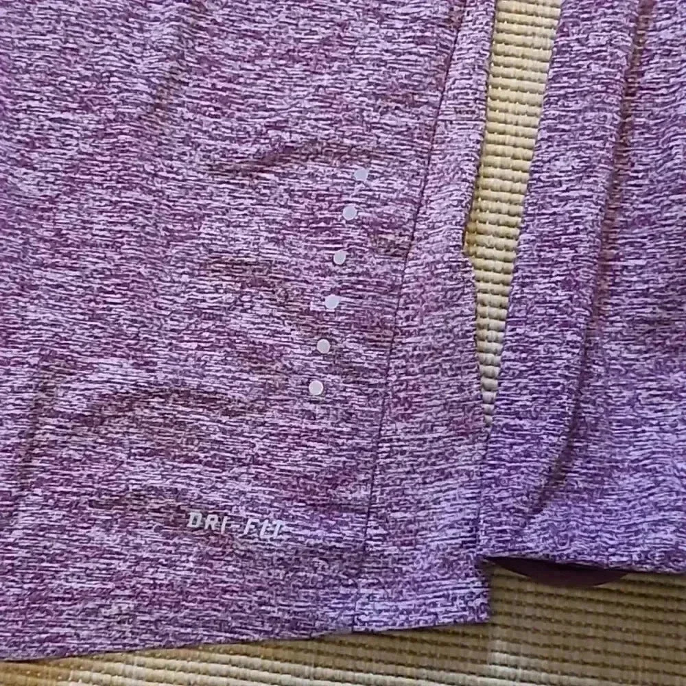 Women's NIKE Dry Fit Running Long Sleeved Shirt with  Hood - Size SMALL - Picture 9 of 9